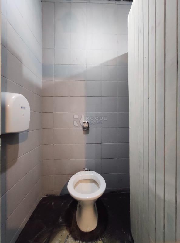 Salão para aluguel no bairro Vila Camargo: WC social 2