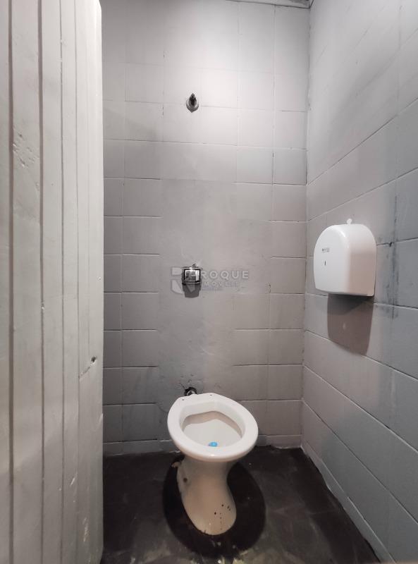 Salão para aluguel no bairro Vila Camargo: WC social 2