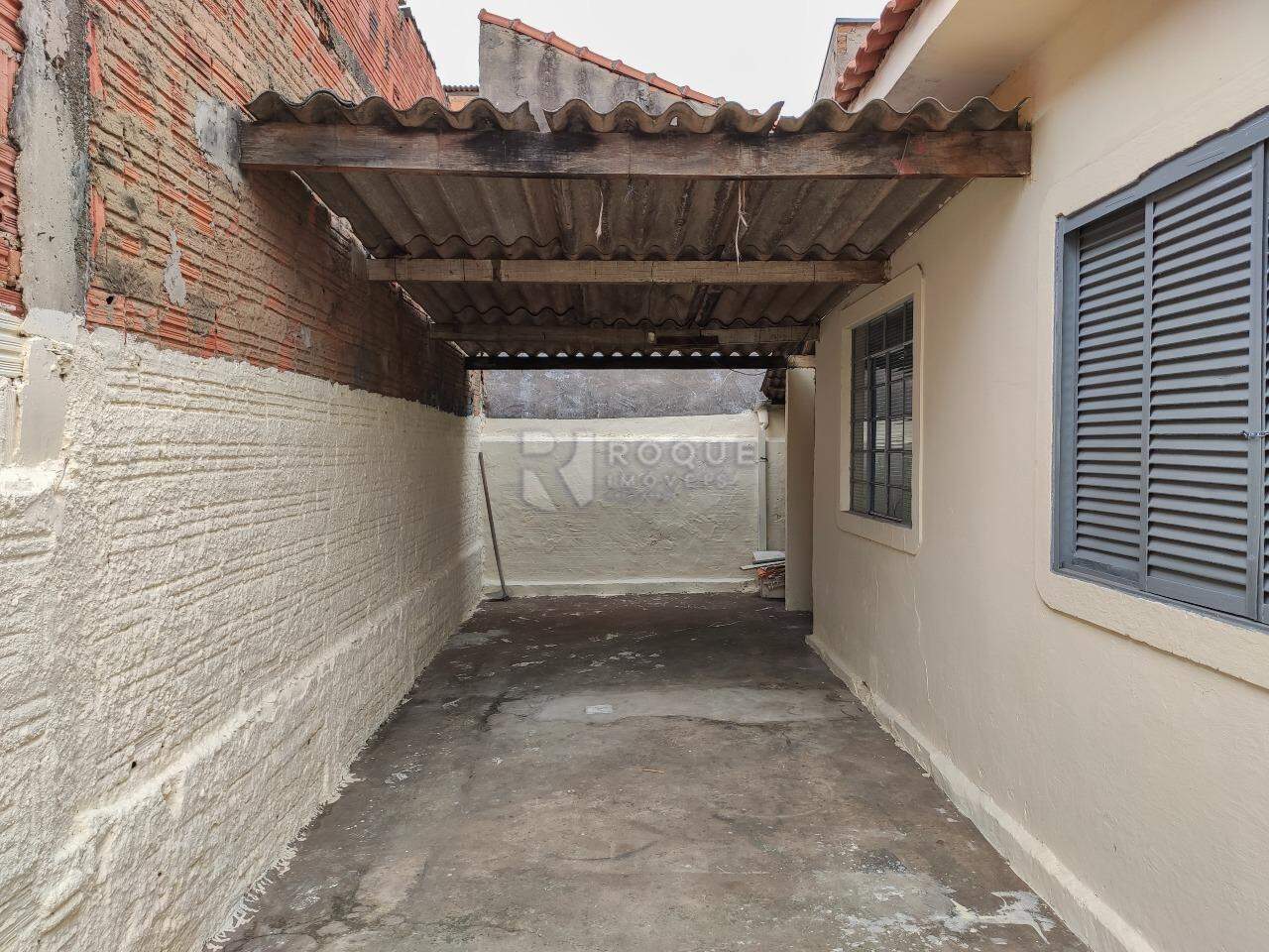 Casa Residencial para aluguel no bairro Parque Hippolyto: Fundo 