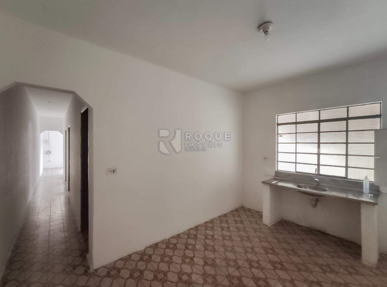 Casa Residencial para aluguel no bairro Parque Hippolyto: Cozinha 
