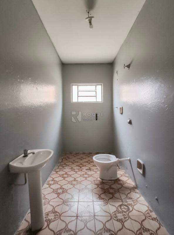 Casa Residencial para aluguel no bairro Parque Hippolyto: WC social 