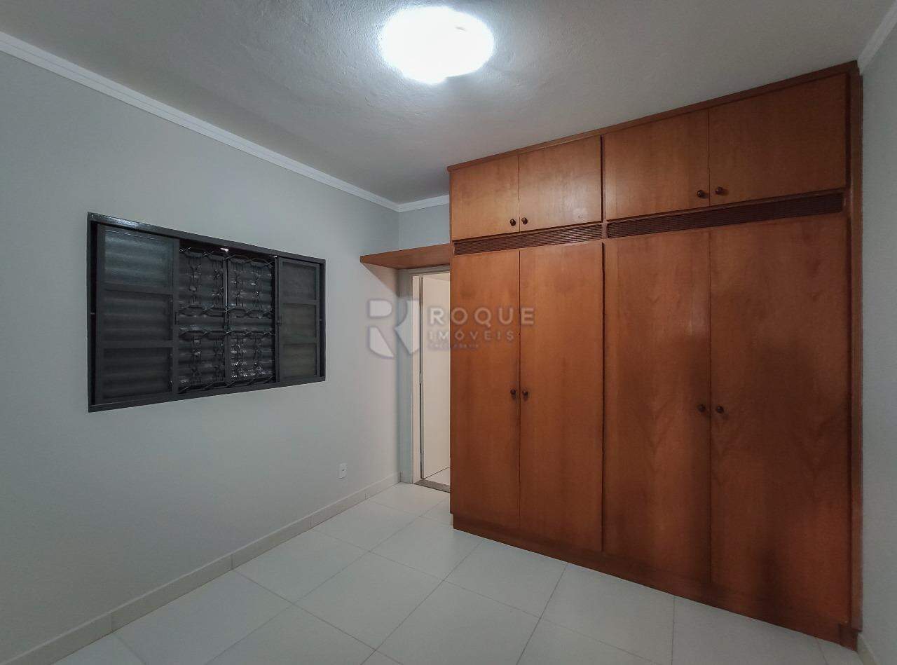 Casa Residencial para aluguel no bairro Vila Claudia: Dormitório 2 suíte 