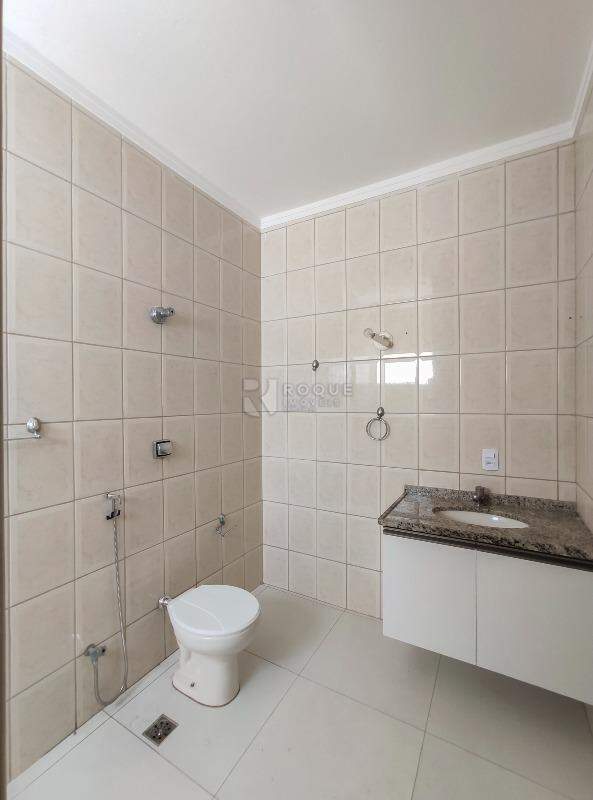 Casa Residencial para aluguel no bairro Vila Claudia: WC suíte 