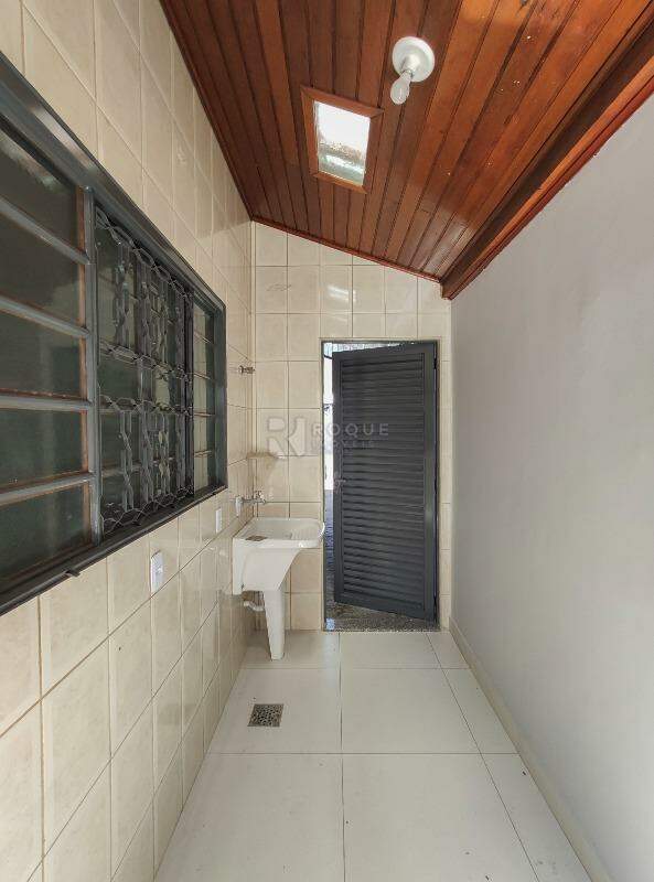 Casa Residencial para aluguel no bairro Vila Claudia: Área de serviço 