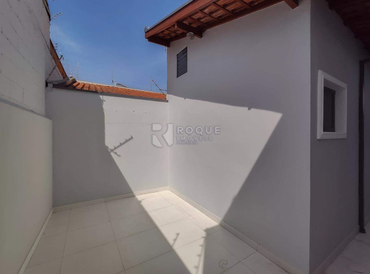 Casa Residencial para aluguel no bairro Vila Claudia: Fundo 