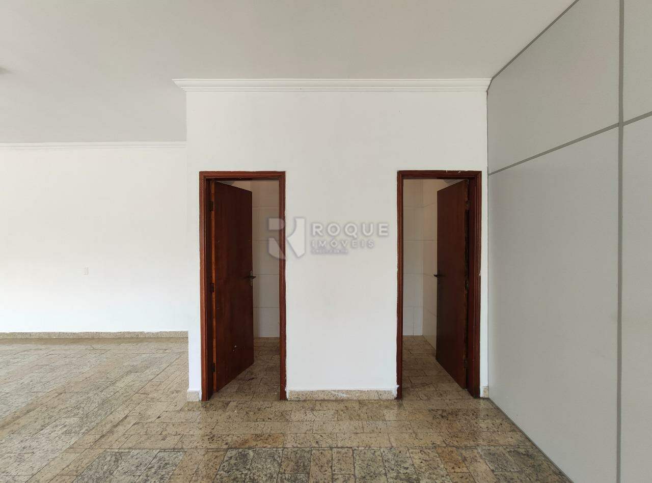 Salão para aluguel no bairro Jardim Vista Alegre: Vista dos WC´s