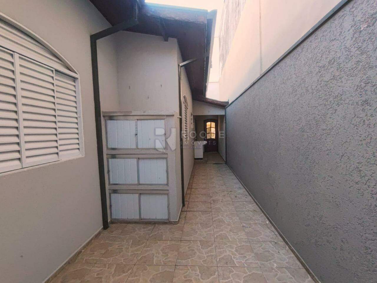 Casa Residencial para aluguel no bairro Jardim da Graminha: Quintal
