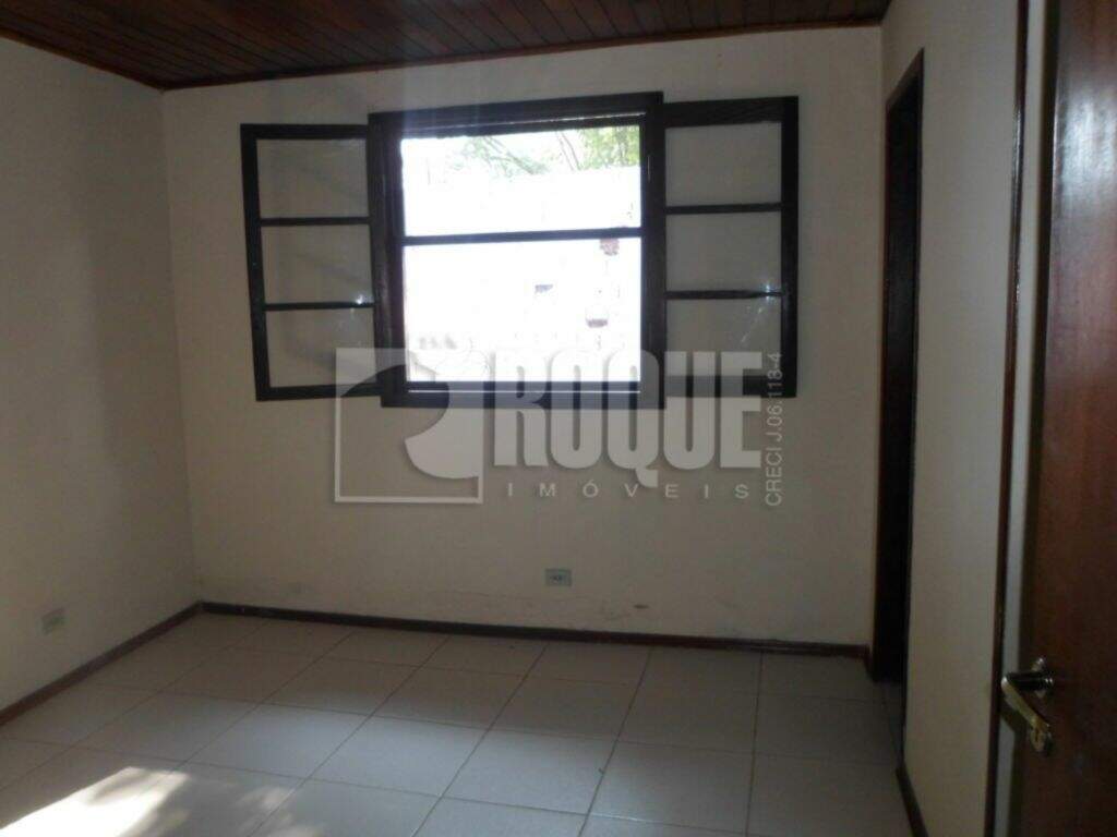 Casa Comercial para aluguel no bairro Bairro do Pinhal: DORM. 3 SUÍTE