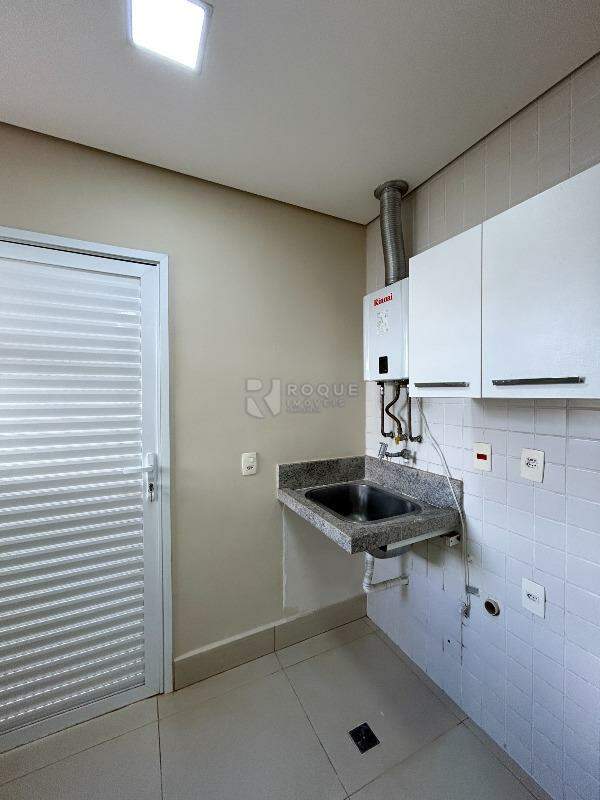 Casa em condomínio para aluguel no bairro Jardim Montezuma: Área de serviço