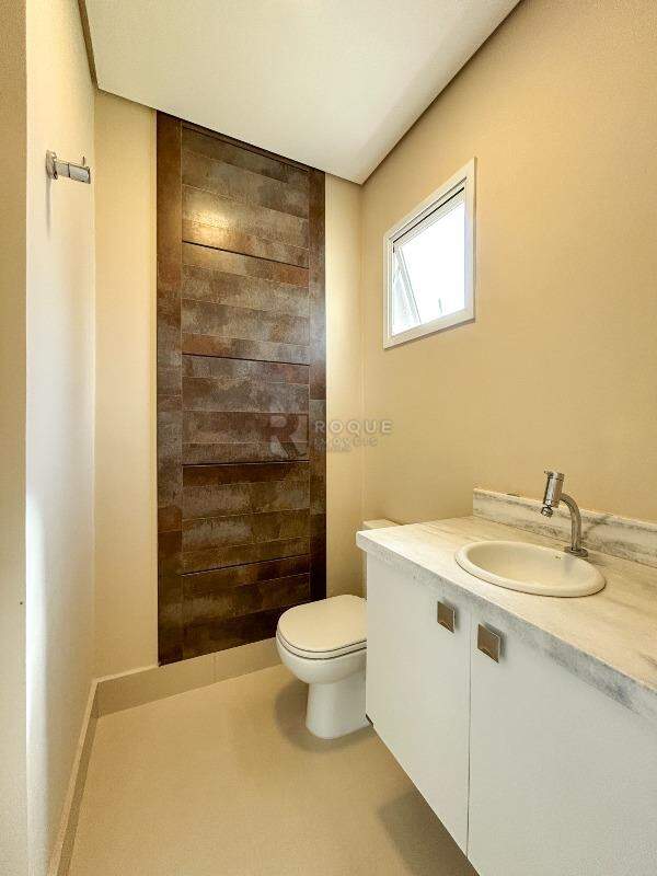 Casa em condomínio para aluguel no bairro Jardim Montezuma: Lavabo