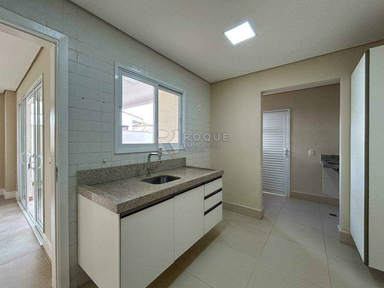 Casa em condomínio para aluguel no bairro Jardim Montezuma: Cozinha