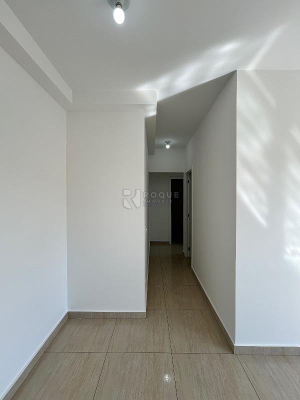 Apartamento para aluguel no bairro Chácaras Antonieta: Hall