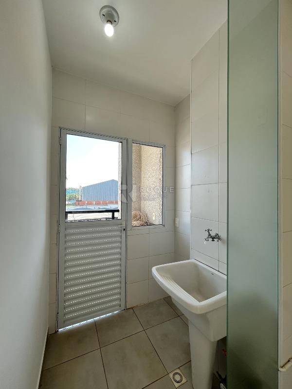 Apartamento para aluguel no bairro Chácaras Antonieta: Área de Serviço 