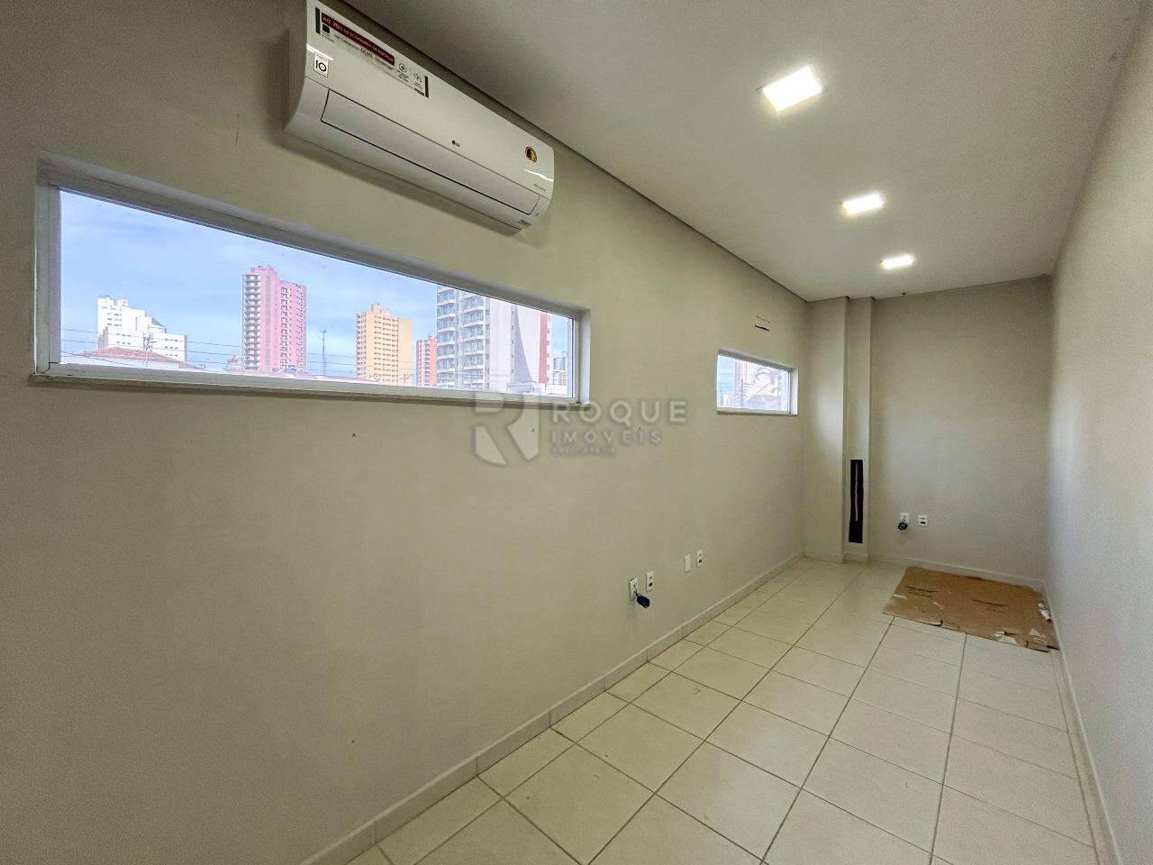 Salas/Conjuntos para aluguel no bairro Centro: Sala segundo andar