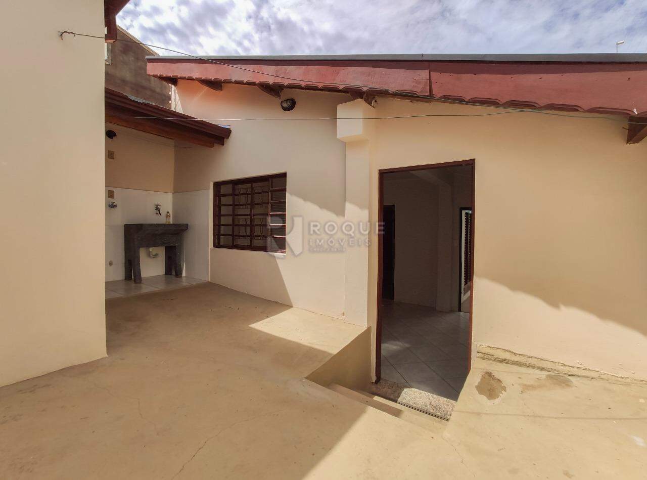 Casa Residencial para aluguel no bairro Vila Camargo: Fundo 