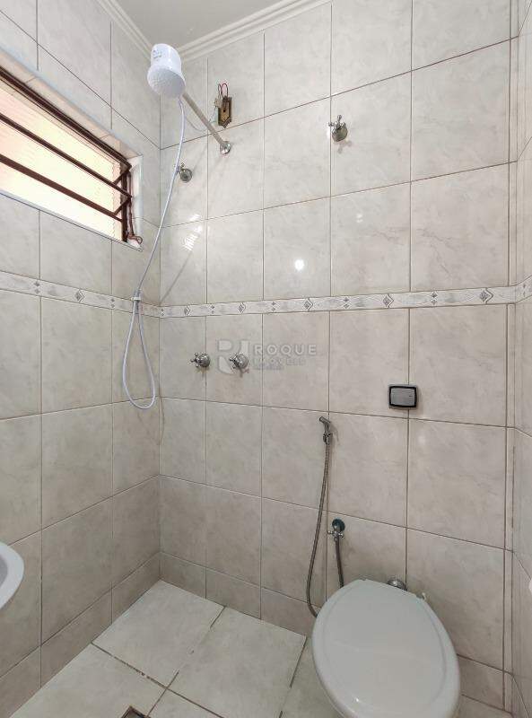 Casa Residencial para aluguel no bairro Vila Camargo: WC social