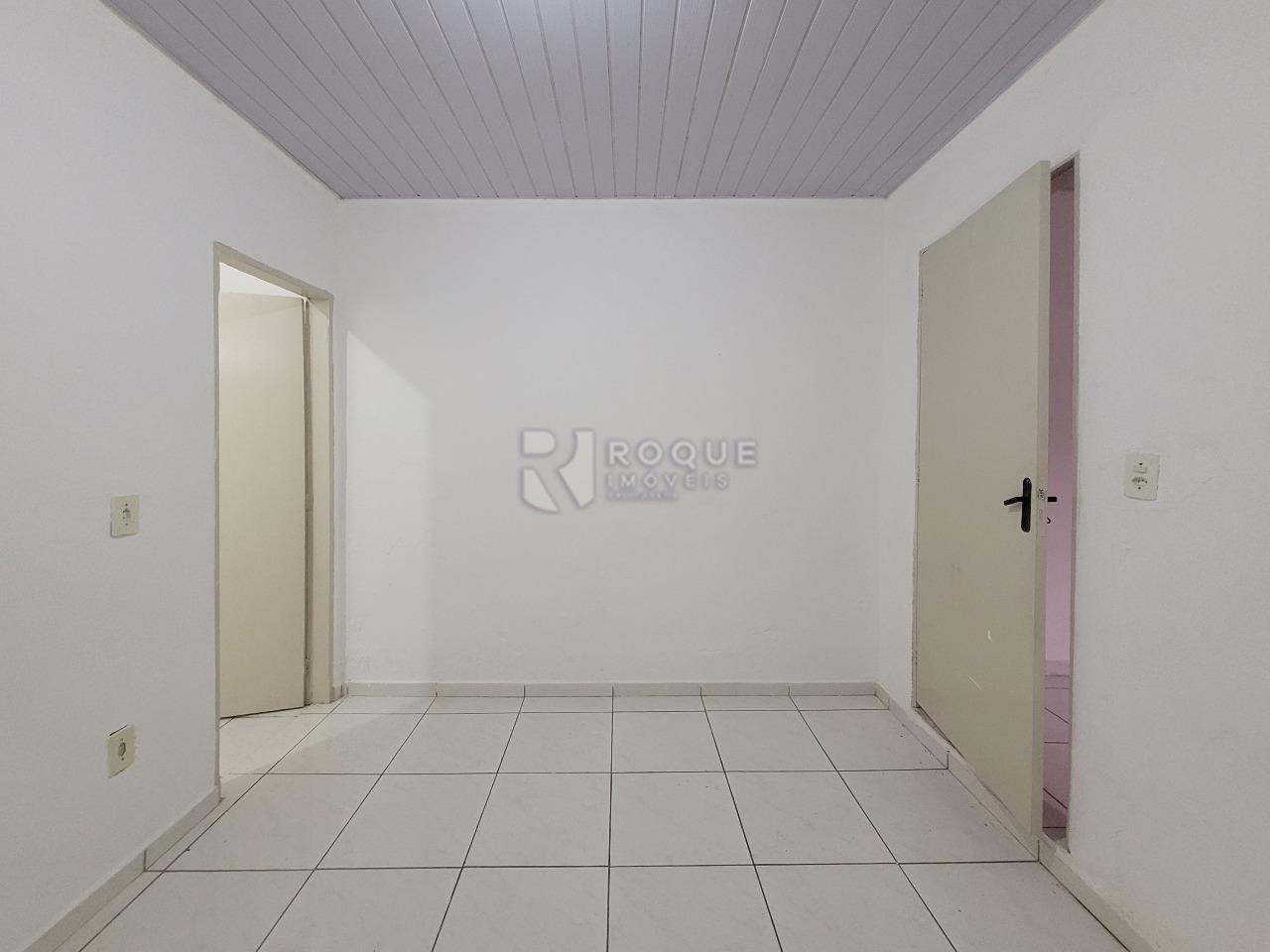 Casa Residencial para aluguel no bairro Vila Queiroz: Suíte