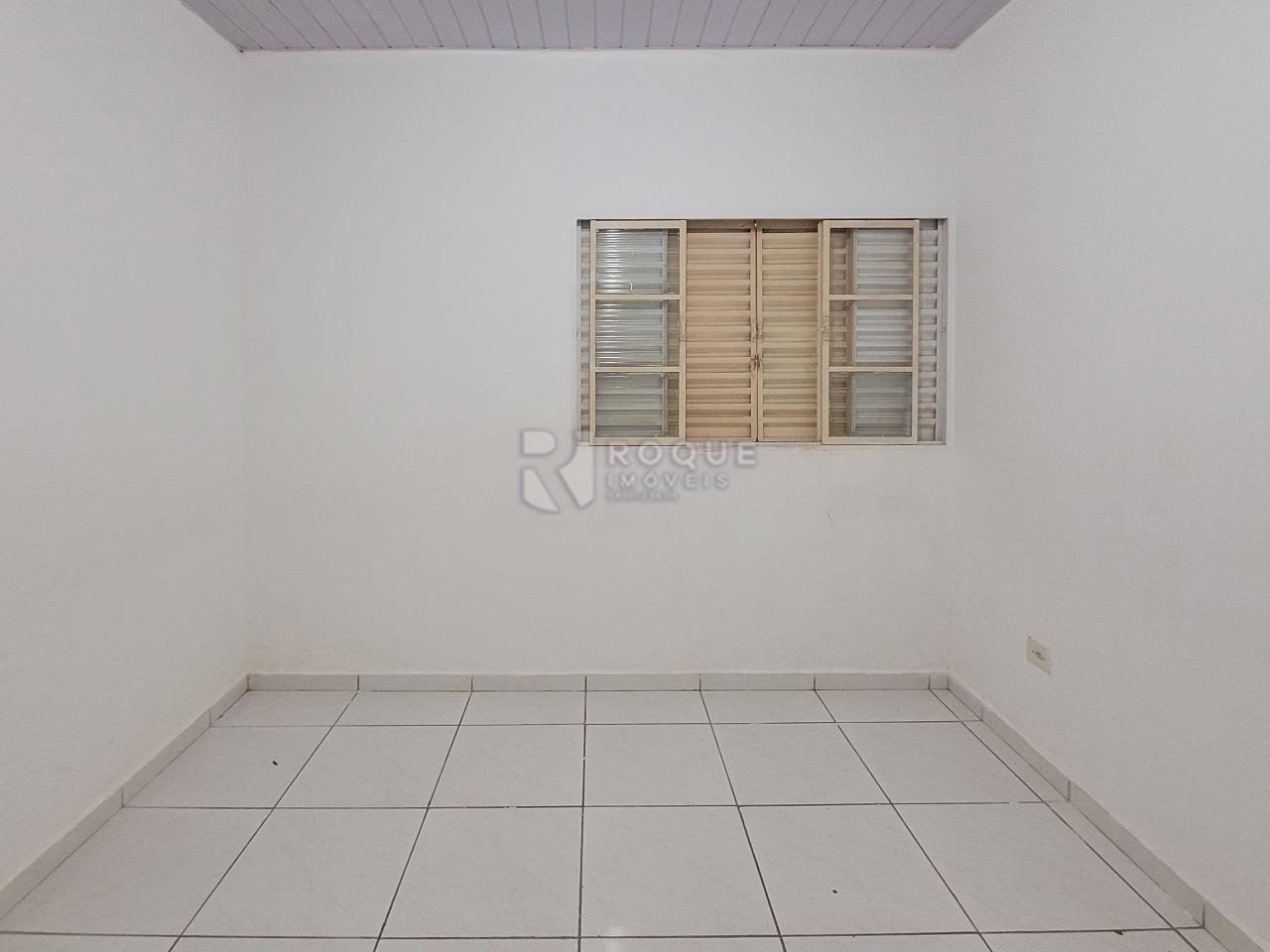 Casa Residencial para aluguel no bairro Vila Queiroz: Suíte