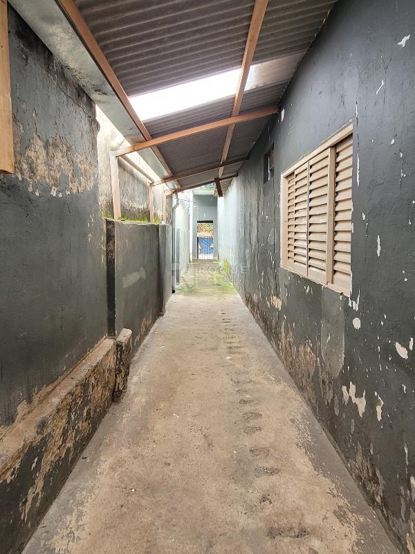 Casa Residencial para aluguel no bairro Vila Queiroz: Corredor