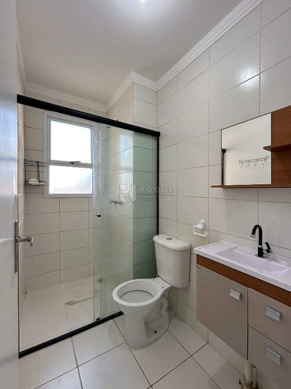 Apartamento para aluguel no bairro Vila Queiroz: WC social