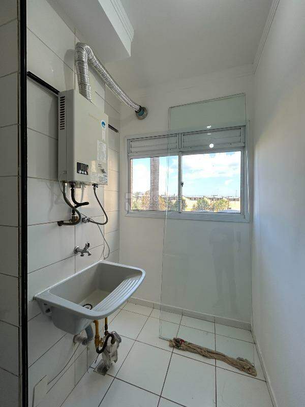 Apartamento para aluguel no bairro Vila Queiroz: Área de serviço