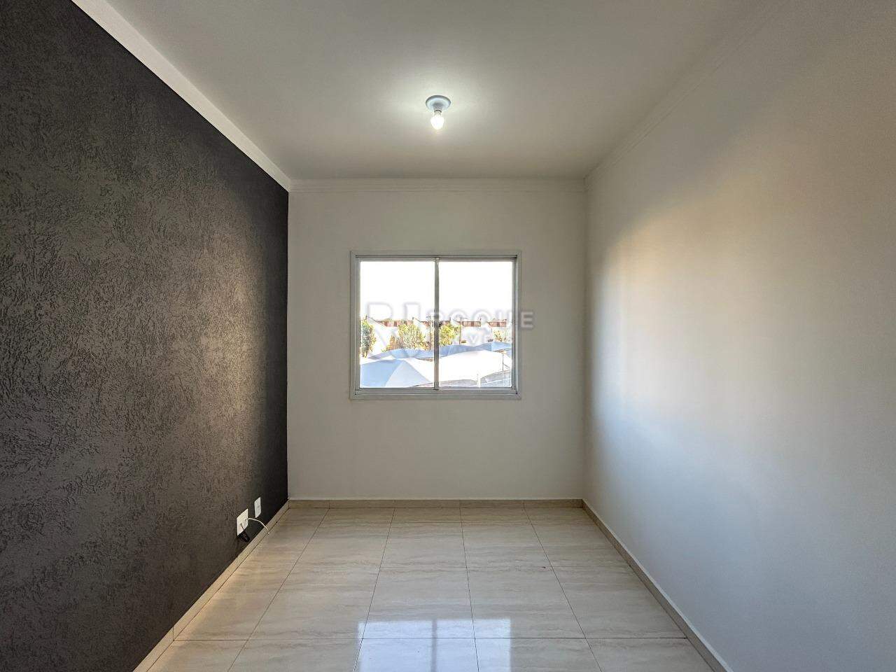 Apartamento para aluguel no bairro Vila Queiroz: Sala 