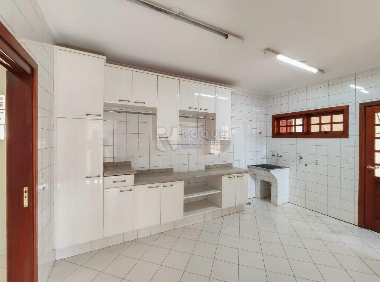 Casa em condomínio para aluguel no bairro Jardim Colina Verde: Área de serviço