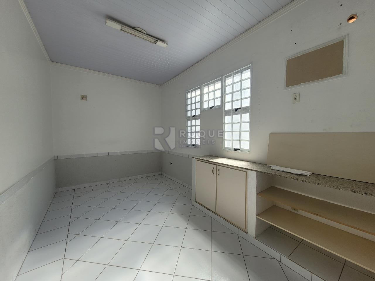 Casa Comercial para aluguel no bairro Centro: Sala 04