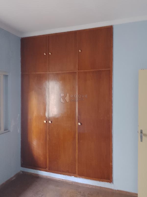 Casa Comercial para aluguel no bairro Vila São João: Armário Sala 02