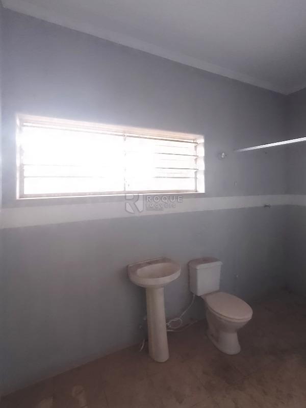 Casa Comercial para aluguel no bairro Vila São João: WC Social
