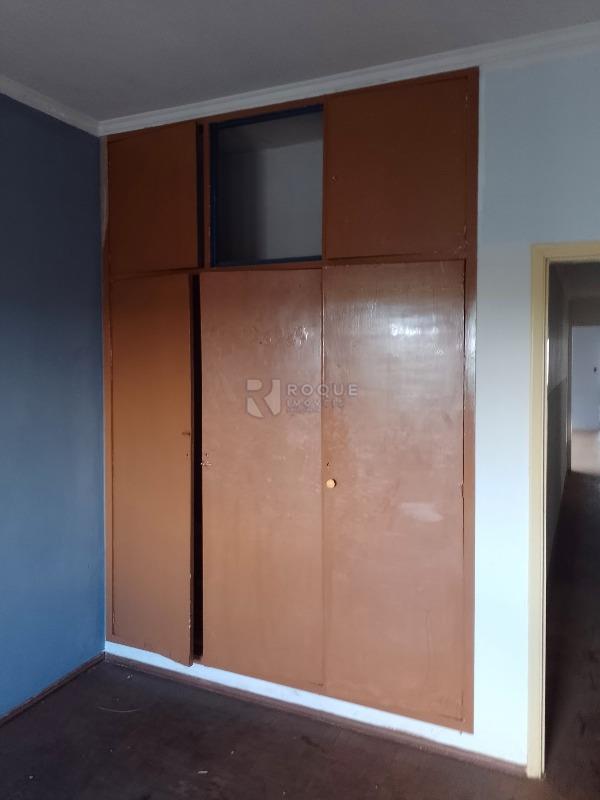 Casa Comercial para aluguel no bairro Vila São João: Armário Sala 04