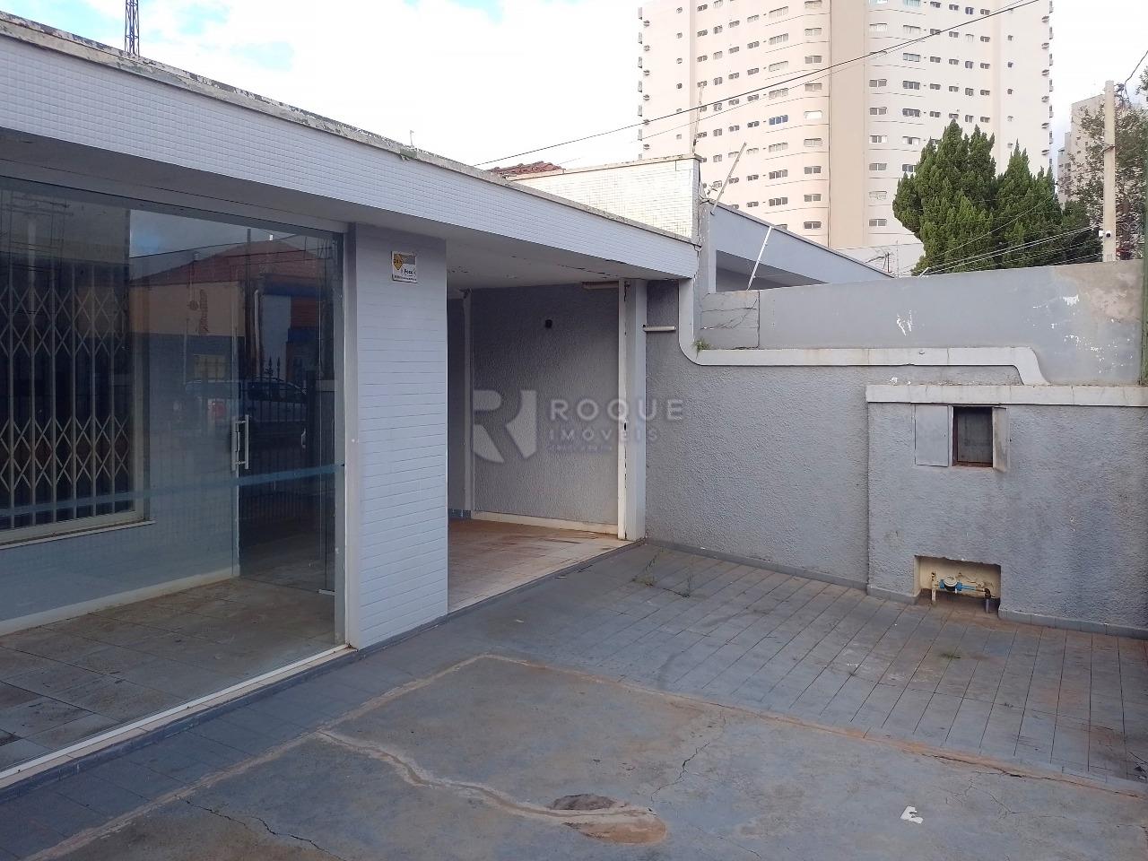 Casa Comercial para aluguel no bairro Vila São João: Quintal frente