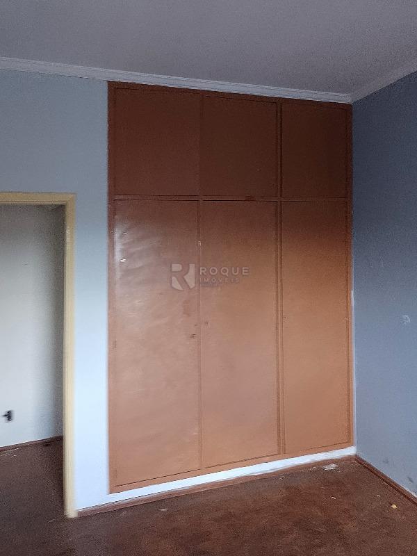 Casa Comercial para aluguel no bairro Vila São João: Armário Sala 03