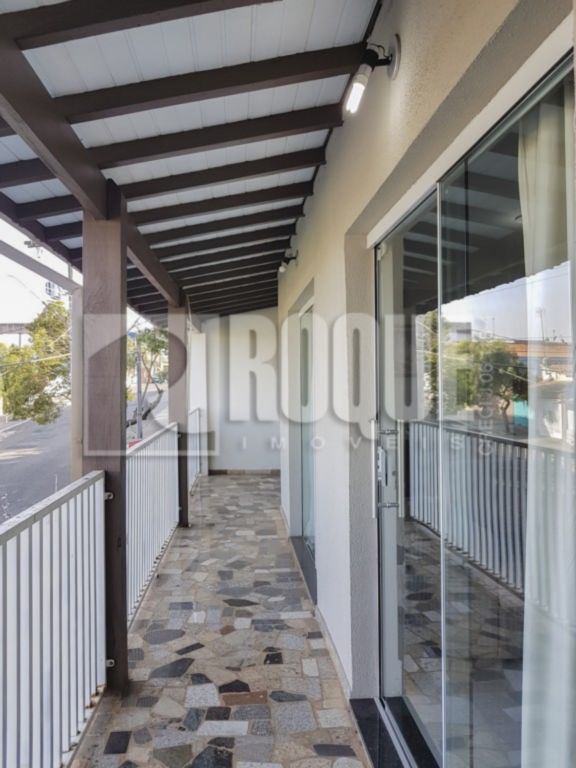 Casa Comercial para aluguel no bairro Parque Hippolyto: Sacada