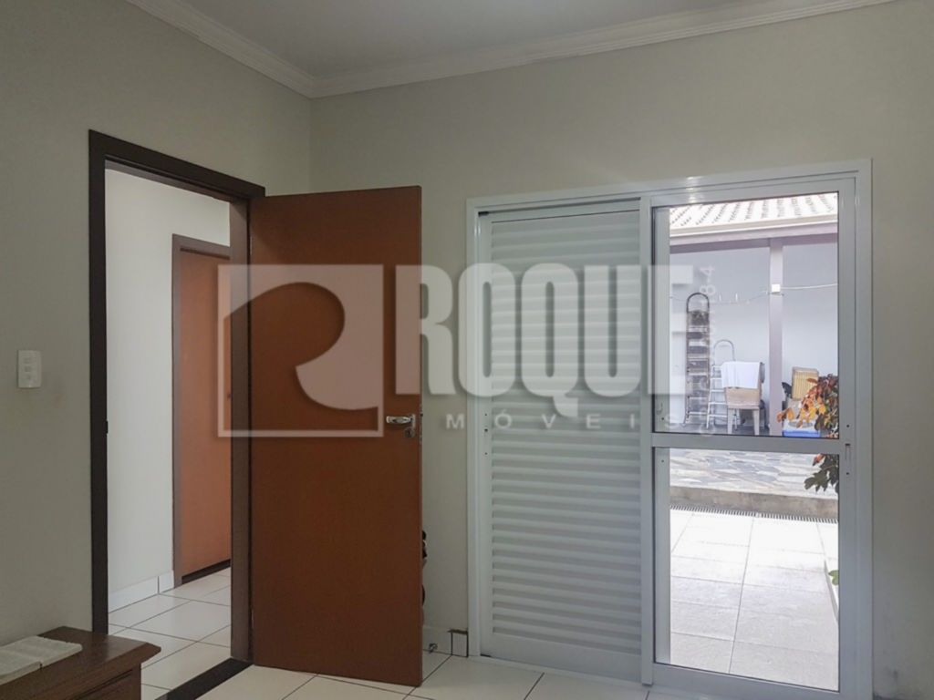 Casa Comercial para aluguel no bairro Parque Hippolyto: Dormitório 1