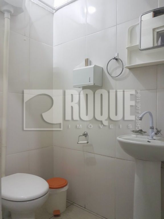 Casa Comercial para aluguel no bairro Parque Hippolyto: WC Salão