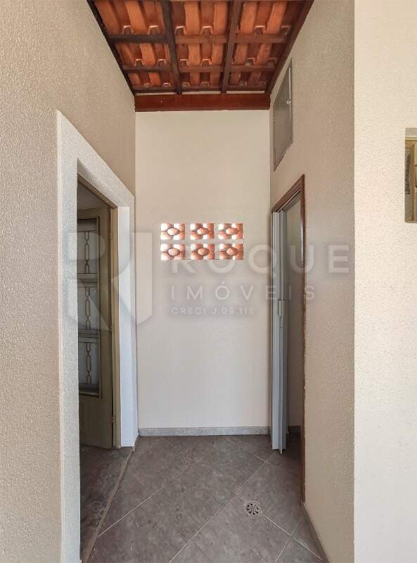 Casa Residencial para aluguel no bairro Jardim Residencial Roseira: Hall segundo andar 
