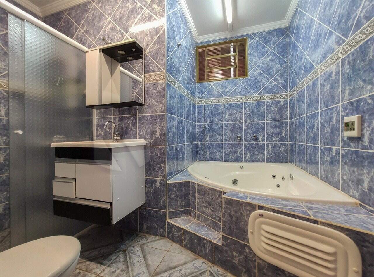 Casa Residencial para aluguel no bairro Jardim Residencial Roseira: WC suíte 