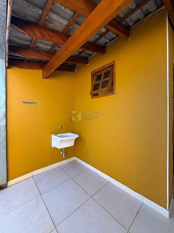 Casa Residencial para aluguel no bairro Jardim Nova Europa: Lavanderia