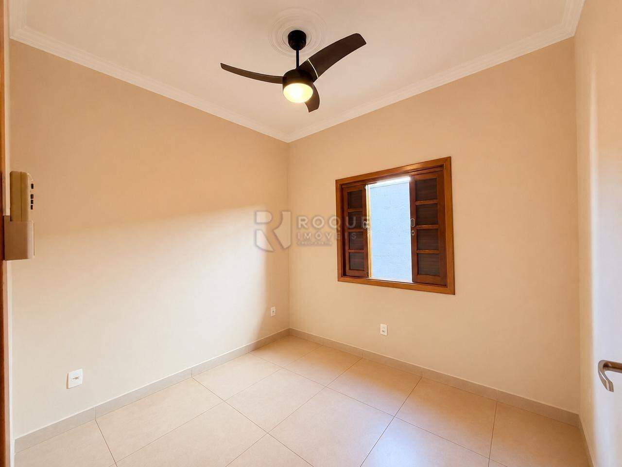 Casa Residencial para aluguel no bairro Jardim Nova Europa: Dormitório 02