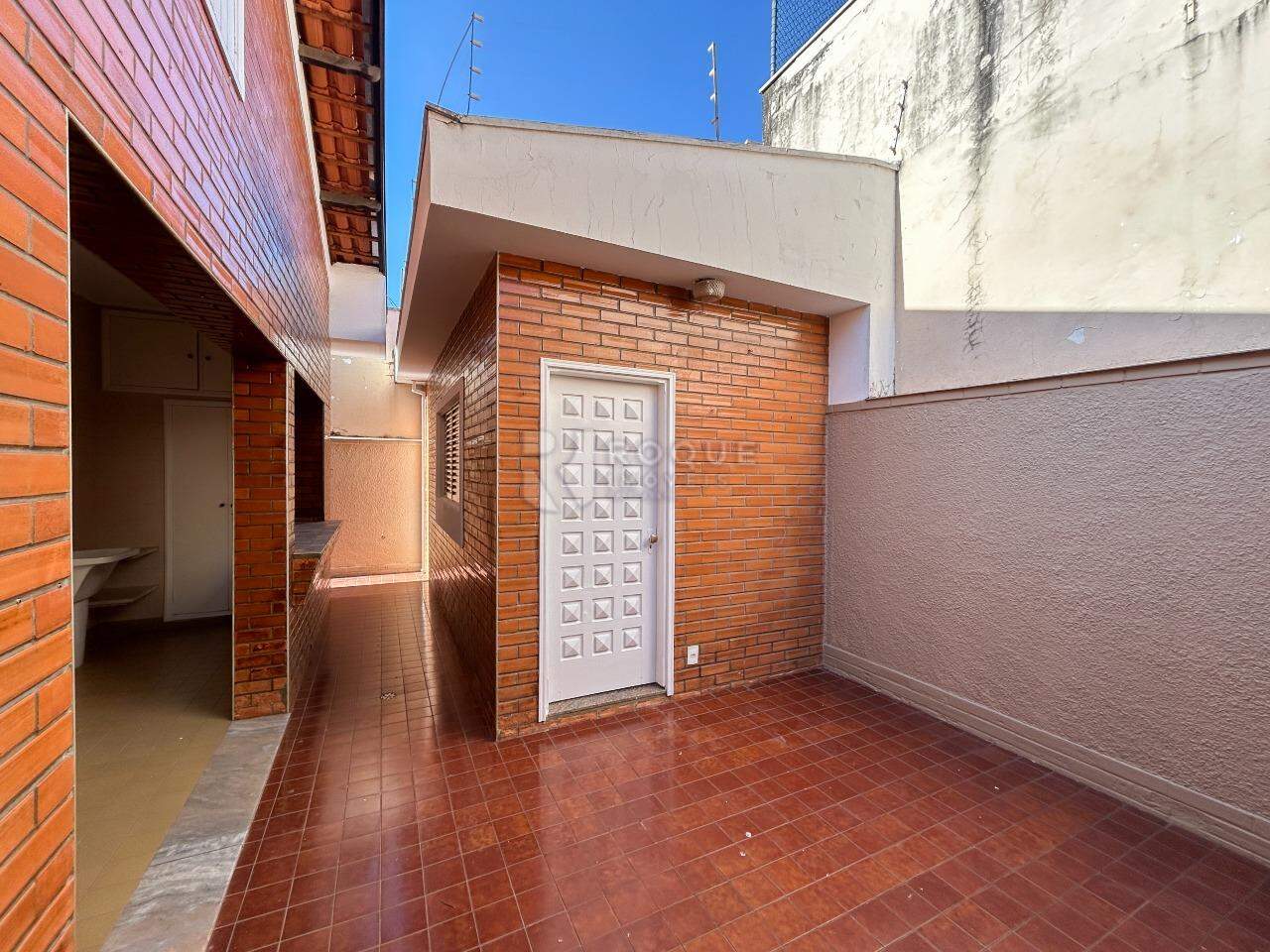 Casa Residencial para aluguel no bairro Jardim Mercedes: Fundo 