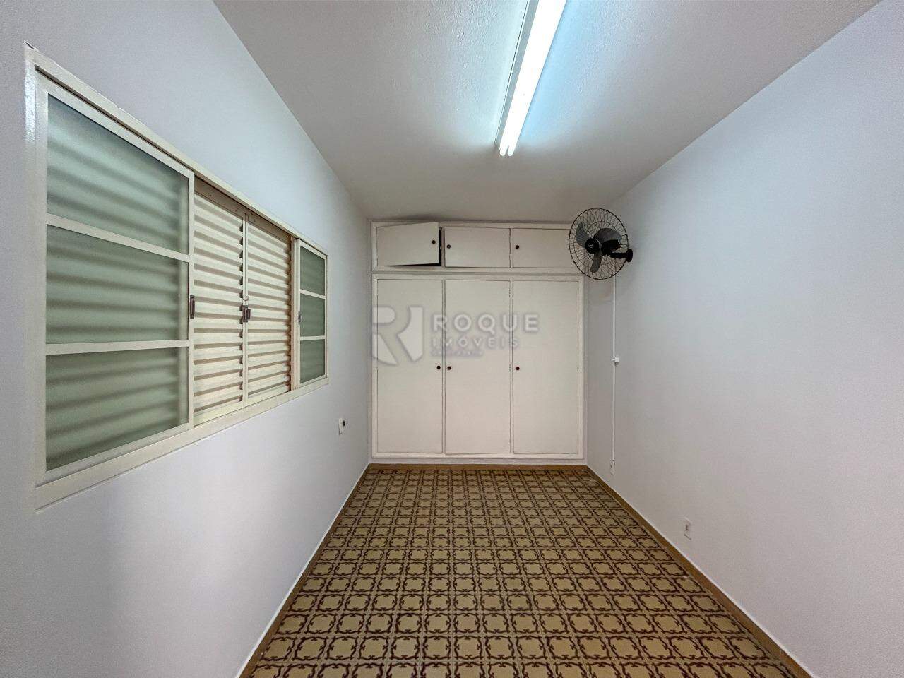 Casa Residencial para aluguel no bairro Jardim Mercedes: Dormitório externo 