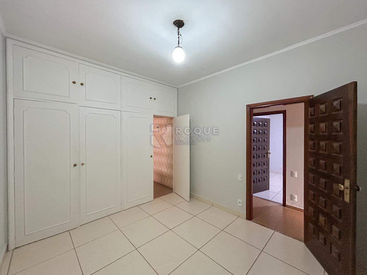 Casa Residencial para aluguel no bairro Jardim Mercedes: Dormitório 2 suíte 