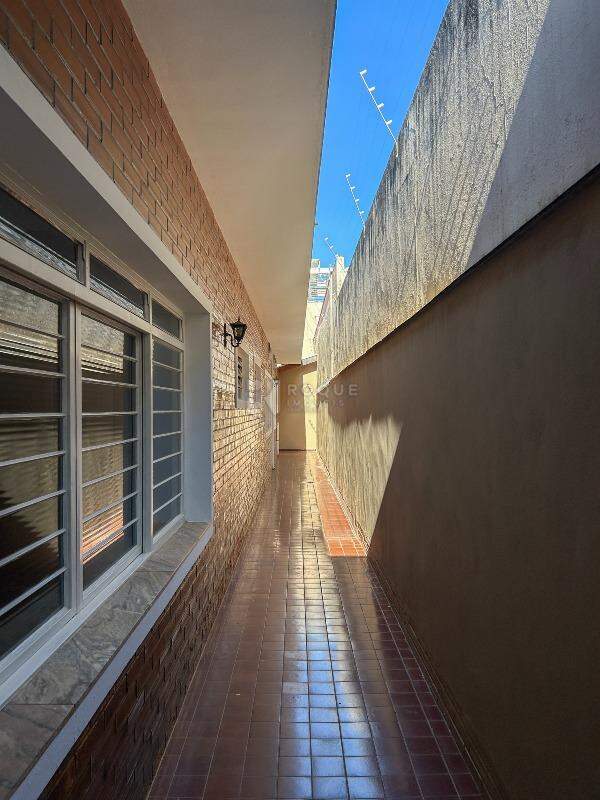 Casa Residencial para aluguel no bairro Jardim Mercedes: Corredor 1
