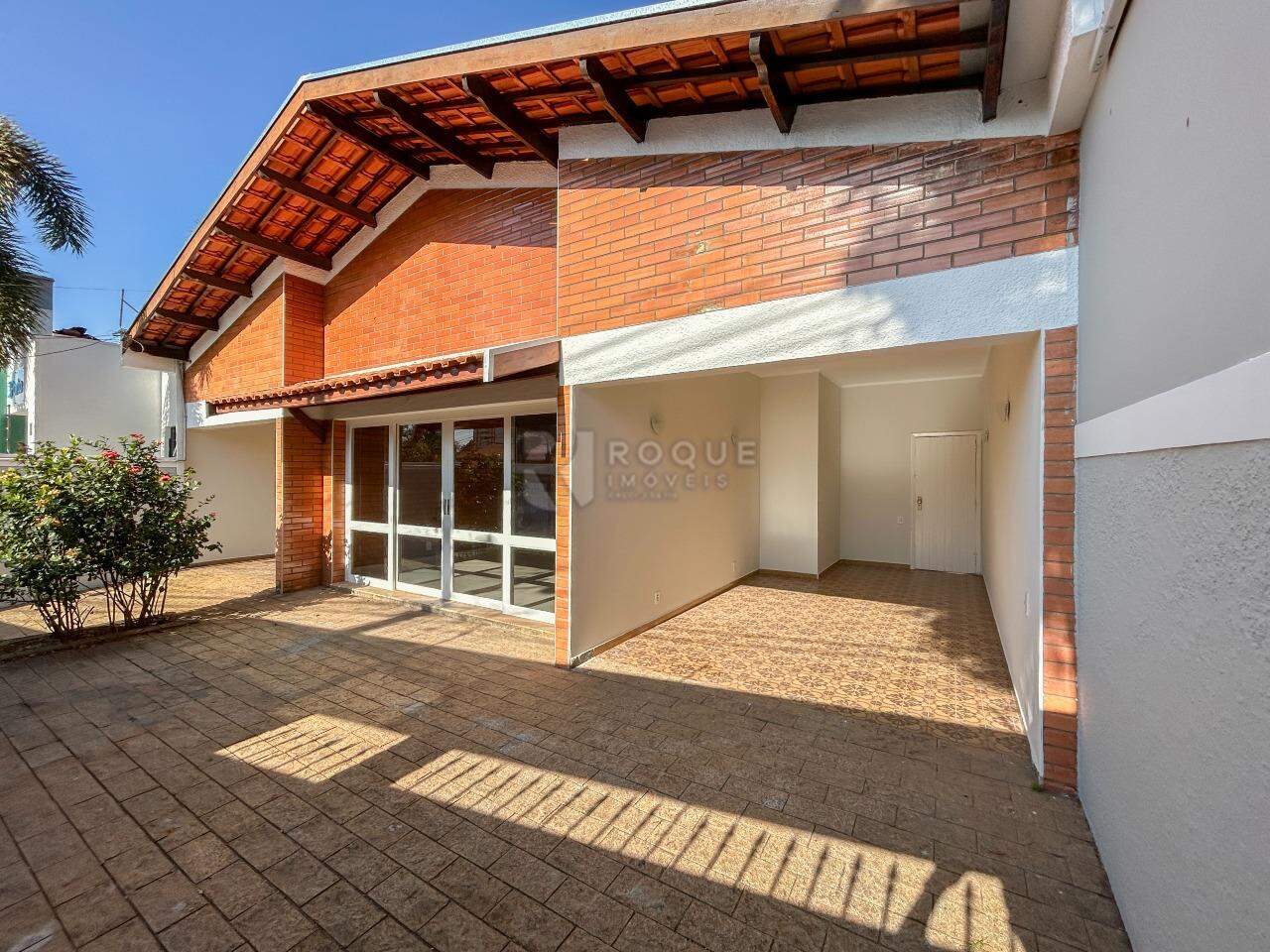 Casa Residencial para aluguel no bairro Jardim Mercedes: Frente / Garagem 1