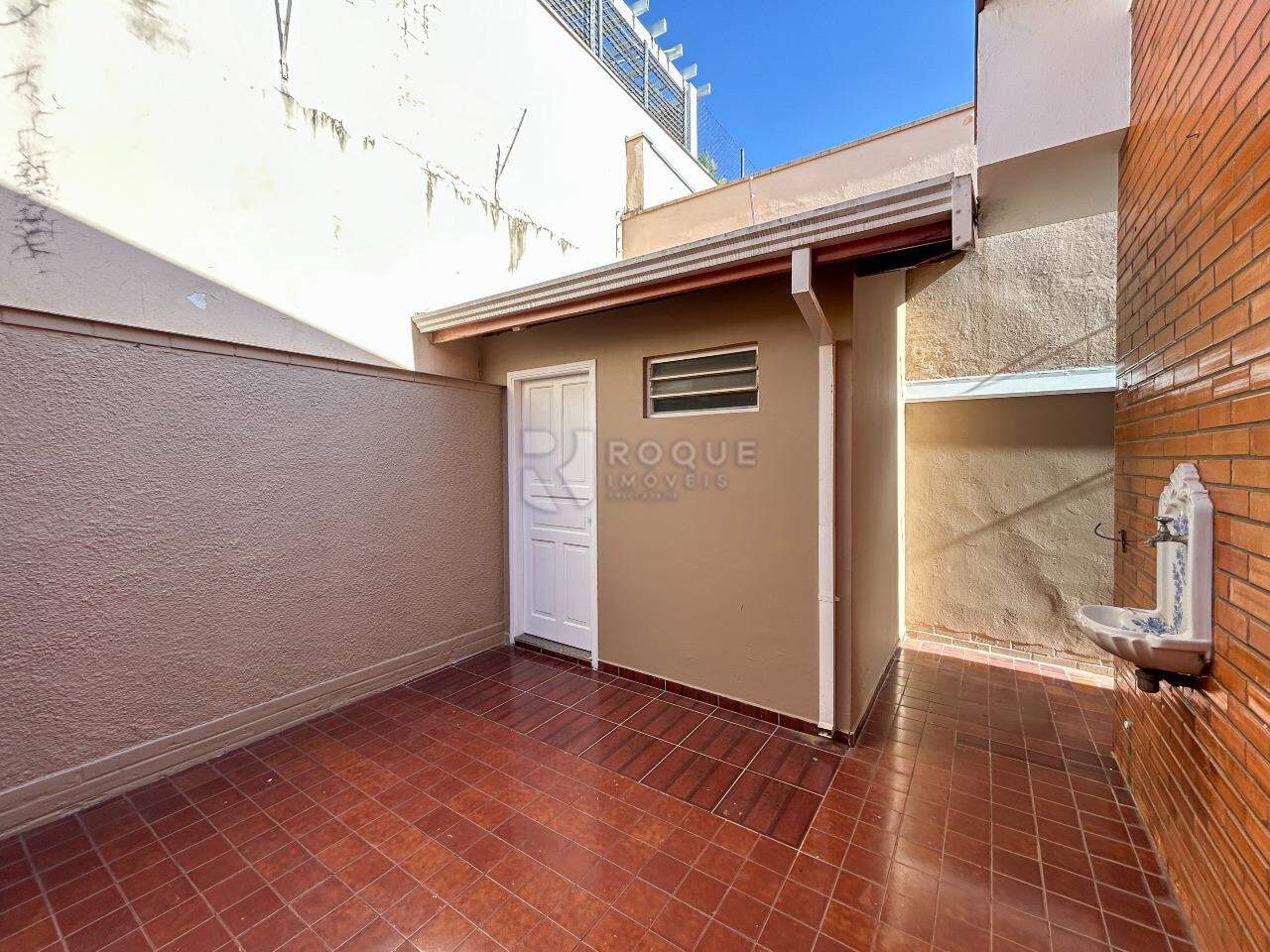 Casa Residencial para aluguel no bairro Jardim Mercedes: Fundo 