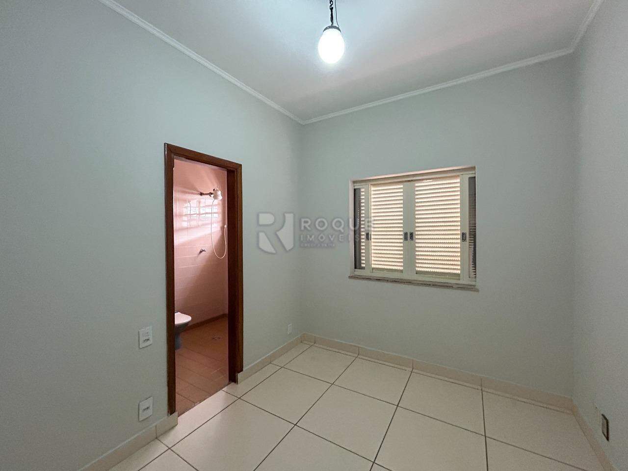 Casa Residencial para aluguel no bairro Jardim Mercedes: Dormitório 4 suíte 