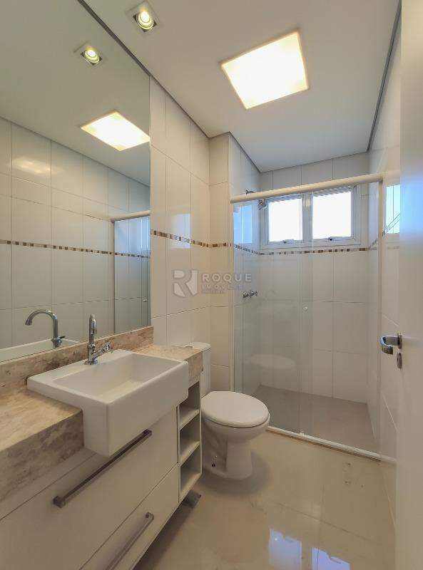 Apartamento para aluguel no bairro Jardim Residencial Francisco Cruãnes: WC suíte