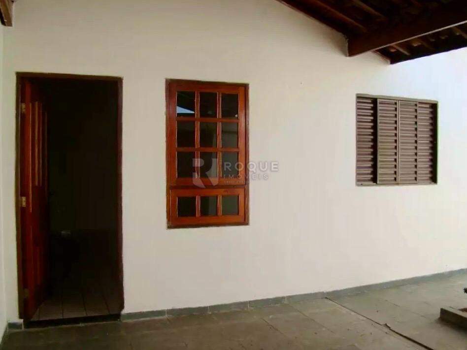 Casa Residencial para aluguel no bairro Jardim Ipanema: Garagem