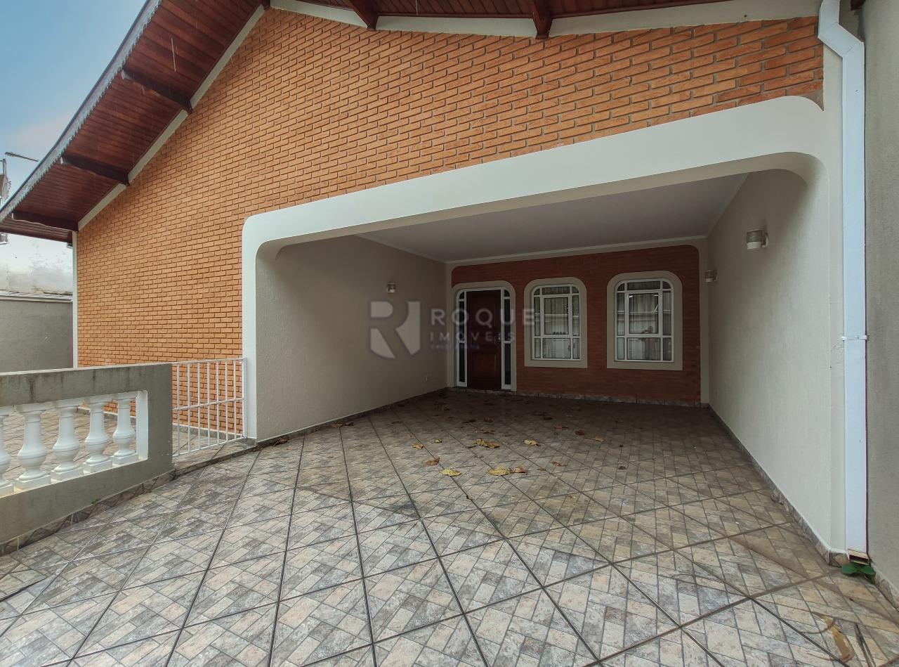 Casa Residencial para aluguel no bairro Jardim Mediterrâneo: Frente / Garagem 